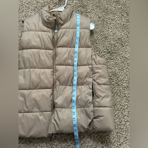NWOT Tan Brown XL Gap Cold Control Vest Water Resistant - Picture 4 of 7